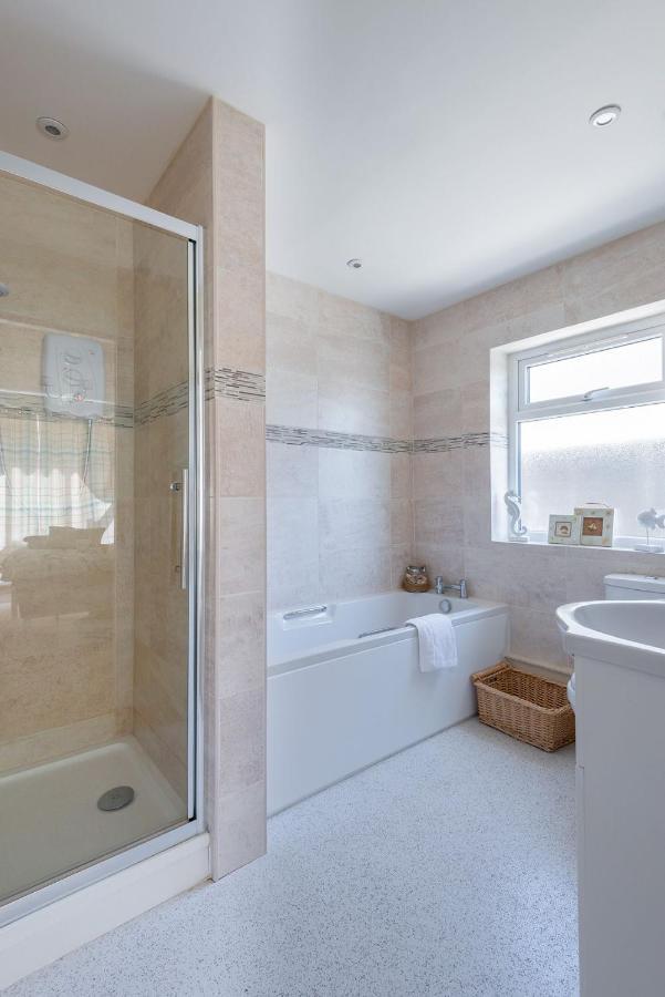 Sound Of The Sea, Beach Front Bungalow With Hot Tub, In Тиуин Екстериор снимка